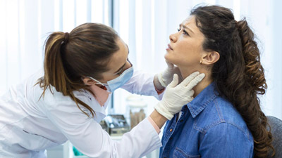Thyroid Awareness Month: महिलाओं में दिखने वाले ये 5 लक्षण हो सकते हैं थायराइड का संकेत