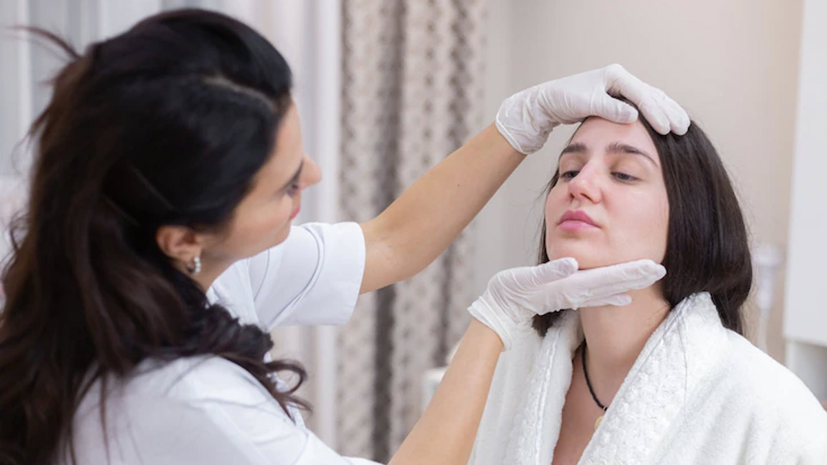 When Is The Right Time To Visit a Dermatologist | Onlymyhealth