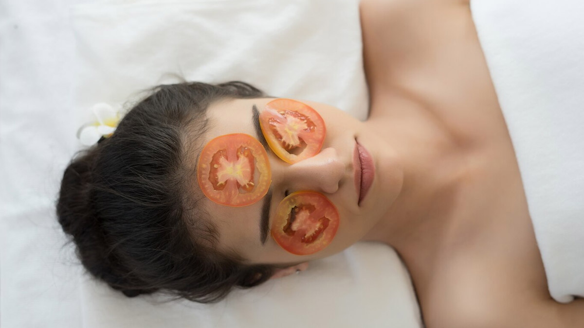 tomato for dark spots in hindi