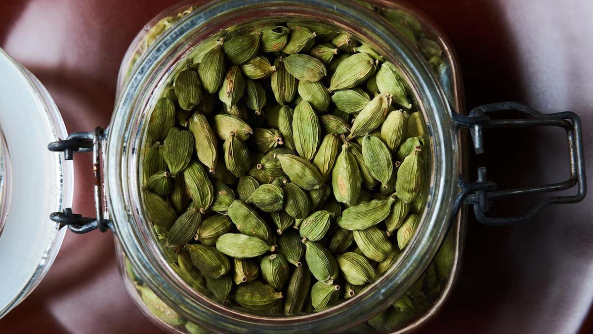 Health Benefits of Cardamom During Pregnancy