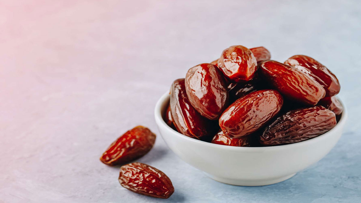 dates soaked in milk benefits