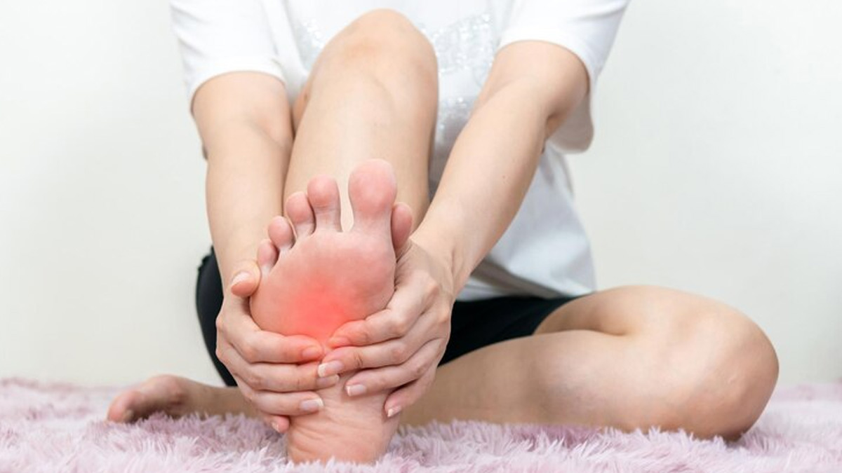 How To Stop Foot Pain Caused Due To Cold Weather