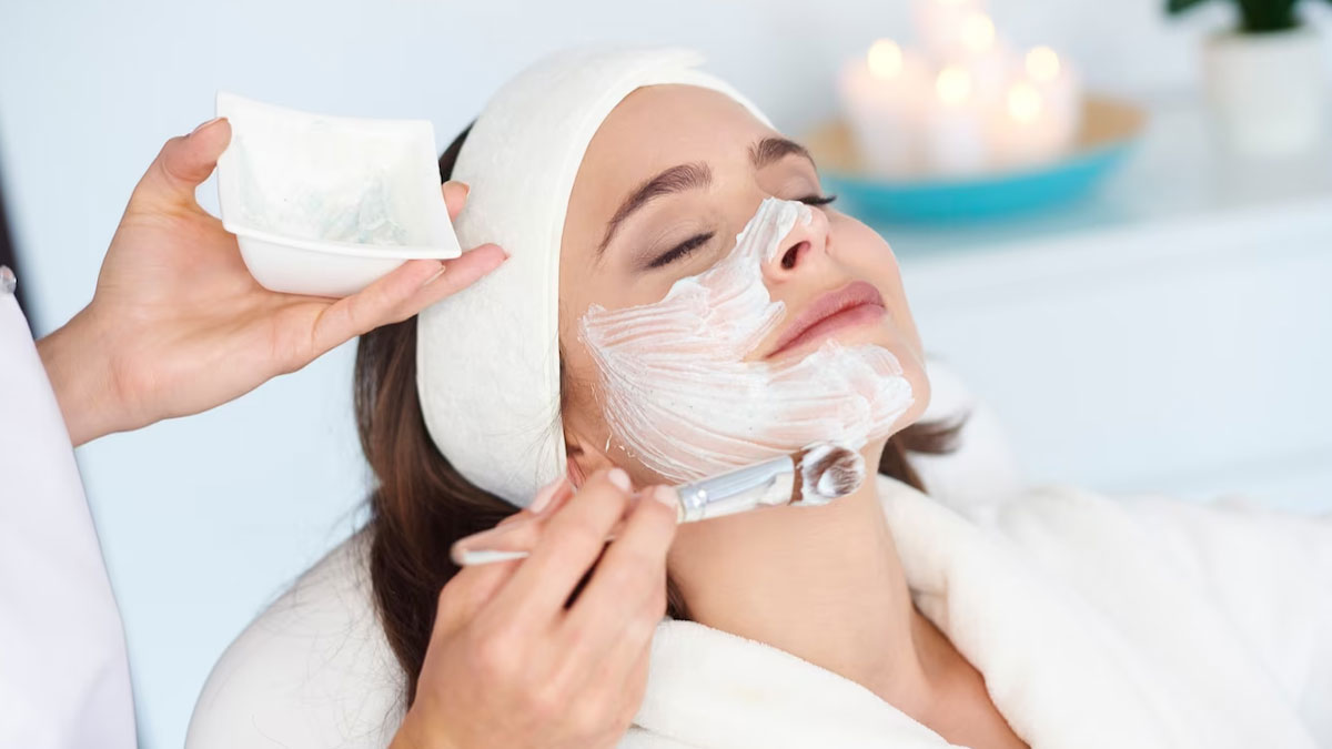 egg whitening and honey 