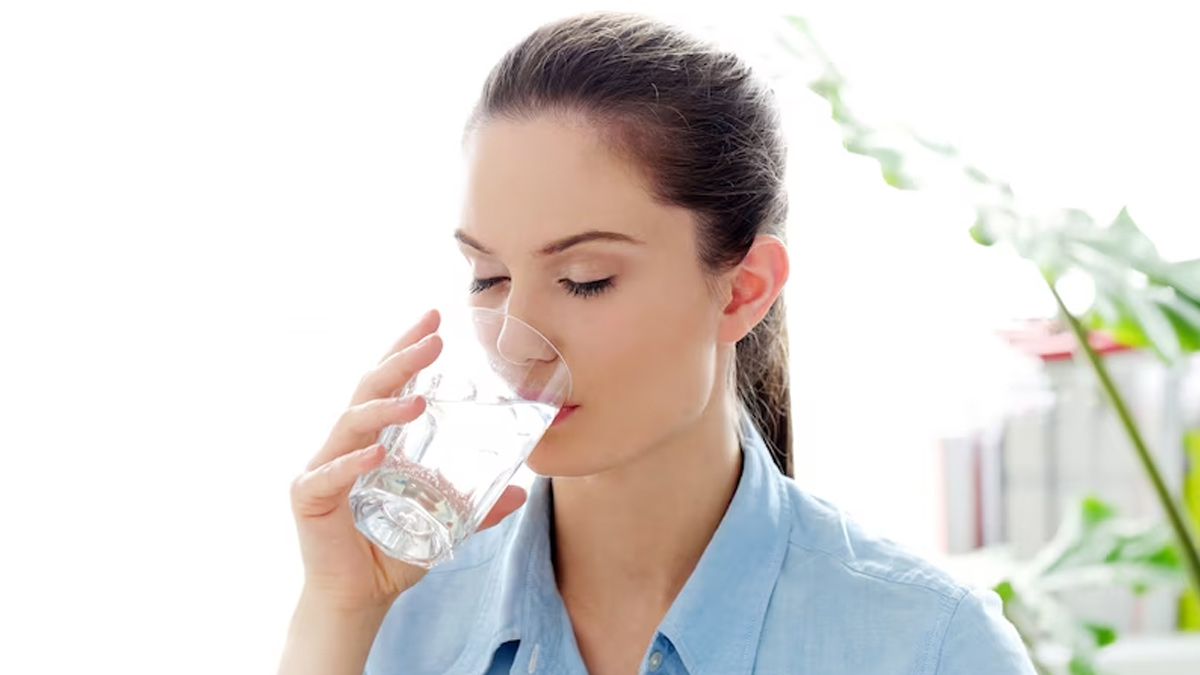 how much water to drink during mosoon