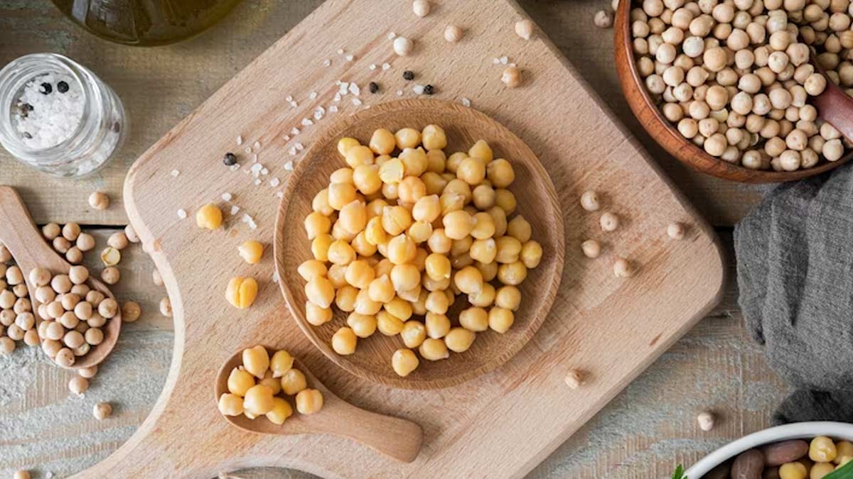 चने खाने के बाद होती है ब्लोटिंग? एक्सपर्ट से जानें इससे बचने के उपाय