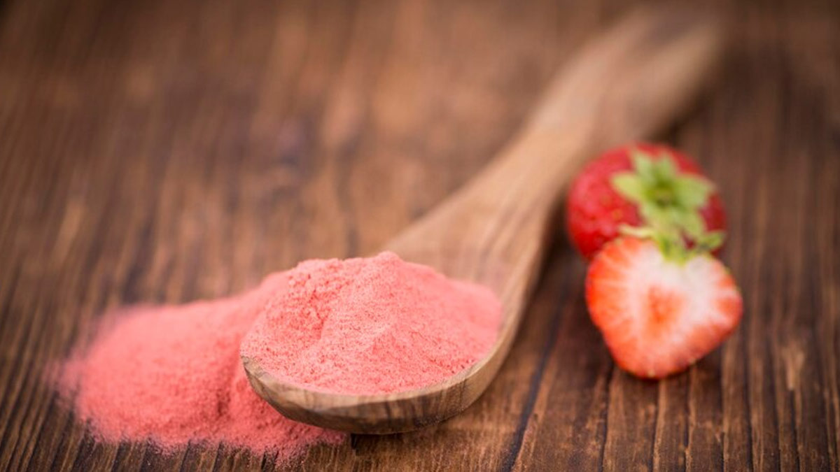 Skincare At Home: Use This DIY Strawberry And Brown Sugar Scrub To Unclog Pores