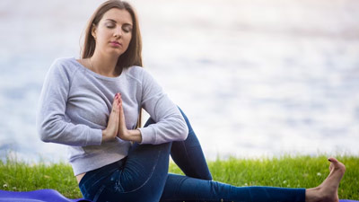 6 Beginners Yoga Poses To Combat High Cholesterol In Your 30s 