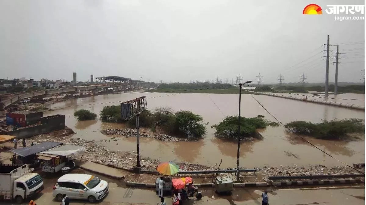 health issues caused by stagnant flood water in hindi