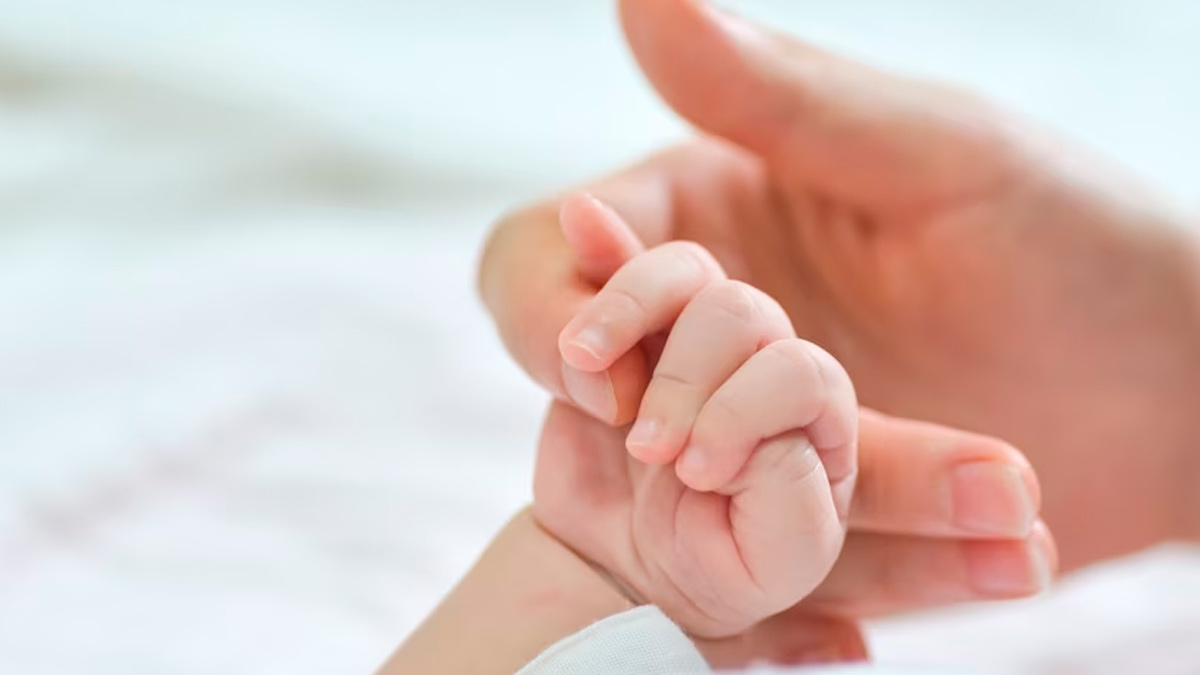 wash hands before touching premature baby