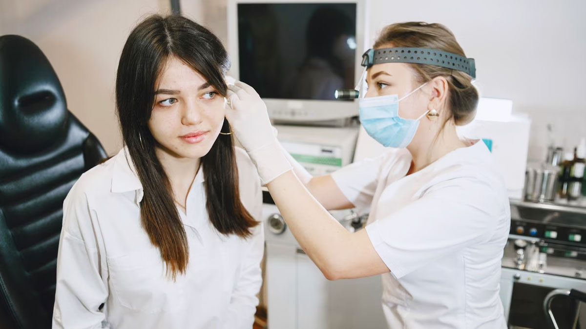 ear infection symptoms