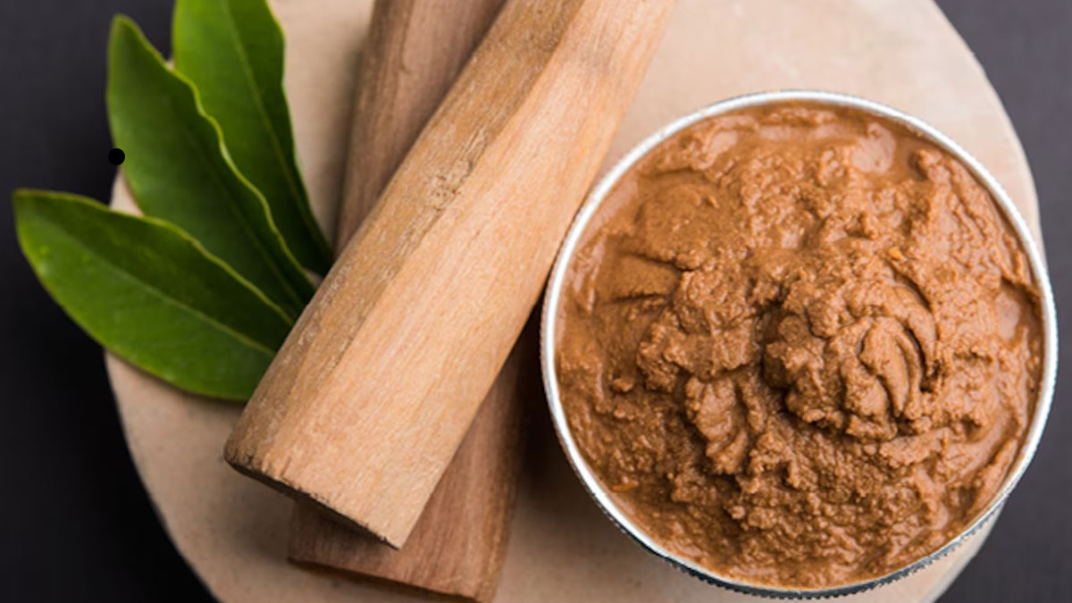 multani mitti with chandan powder