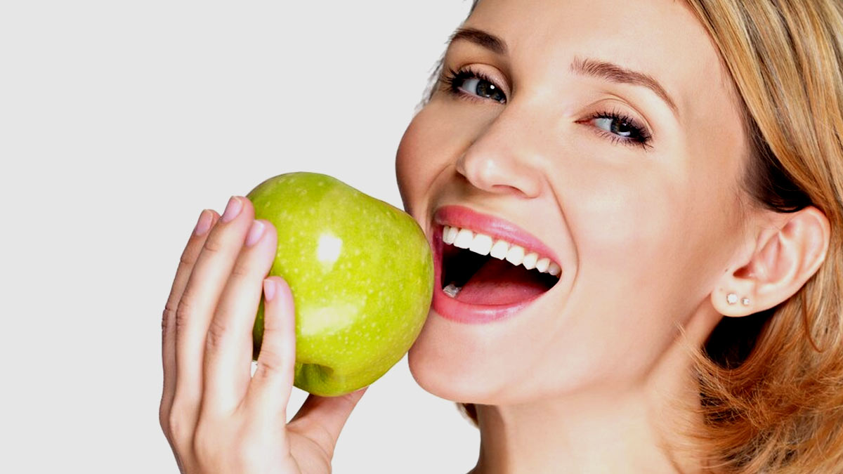 From Apples To Carrots Foods That Naturally Whiten Your Teeth Onlymyhealth