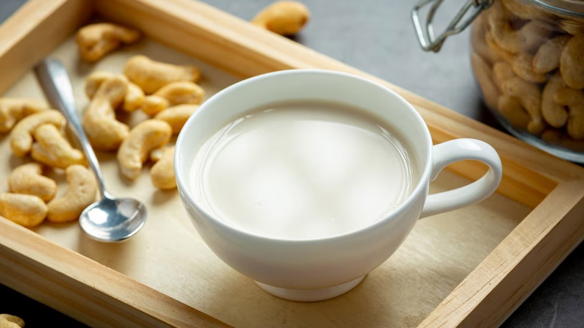 benefits of soaked cashew milk in hindi