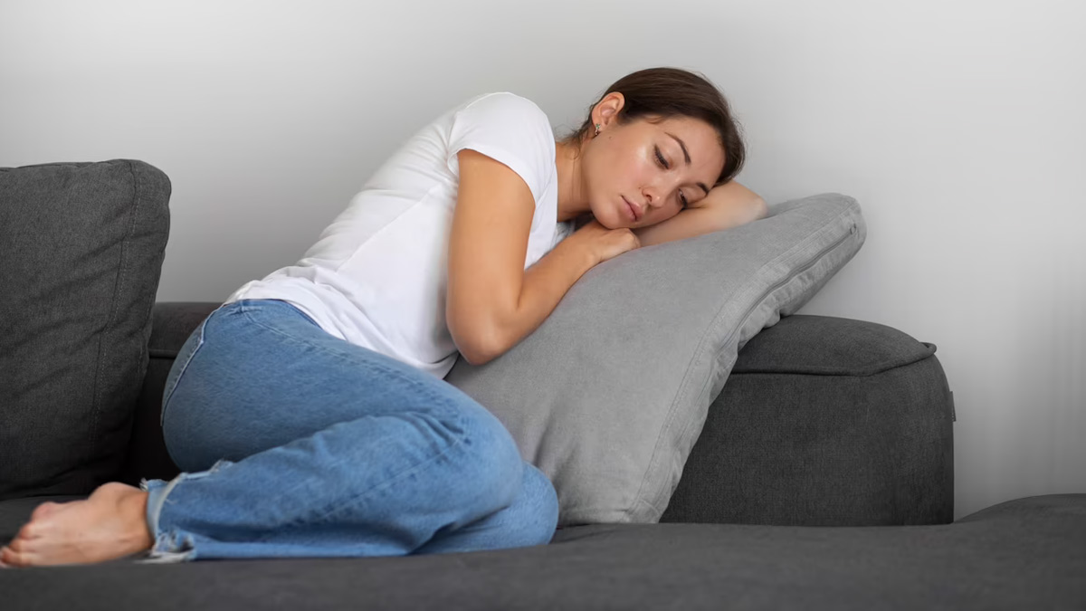 Best-Sleeping-Positions-For-Period-Cramps-ins