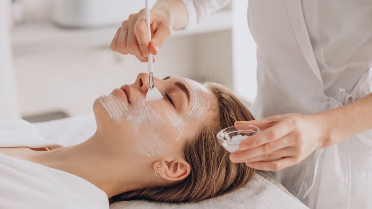 How To Use Kiwi For Glowing Skin