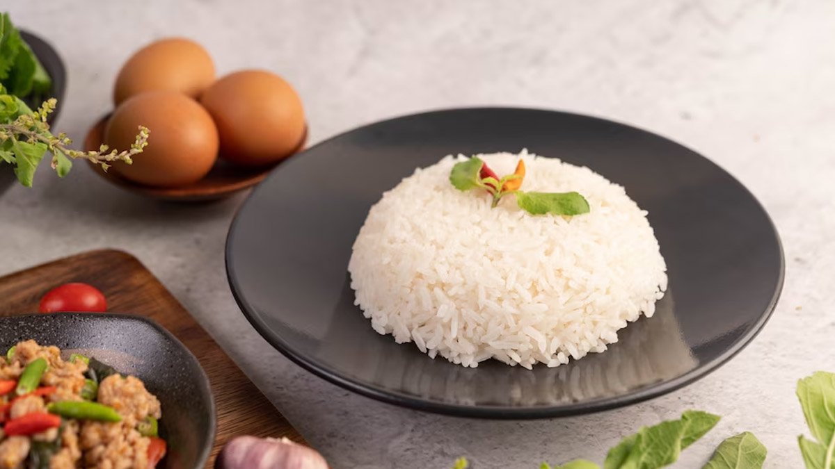 Eating Cold Rice For Lunch? Be Aware Of These Side Effects | OnlyMyHealth