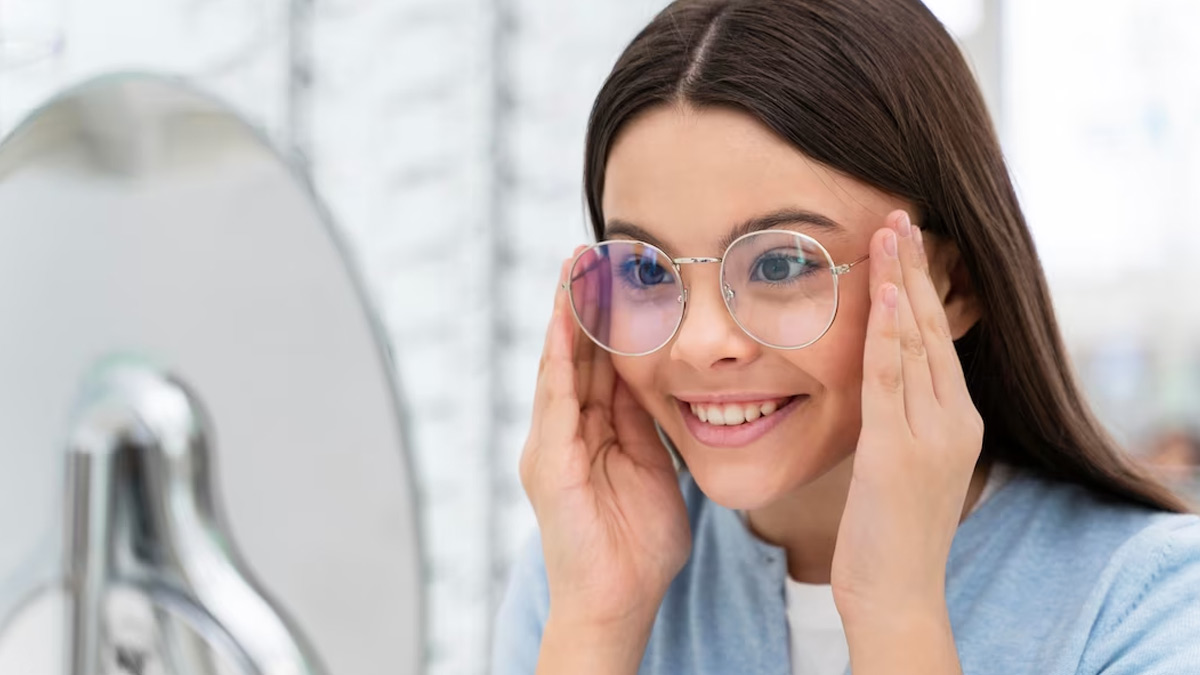 Is It Safe To Wear Zero Power Glasses With Perfect Vision? | OnlyMyHealth