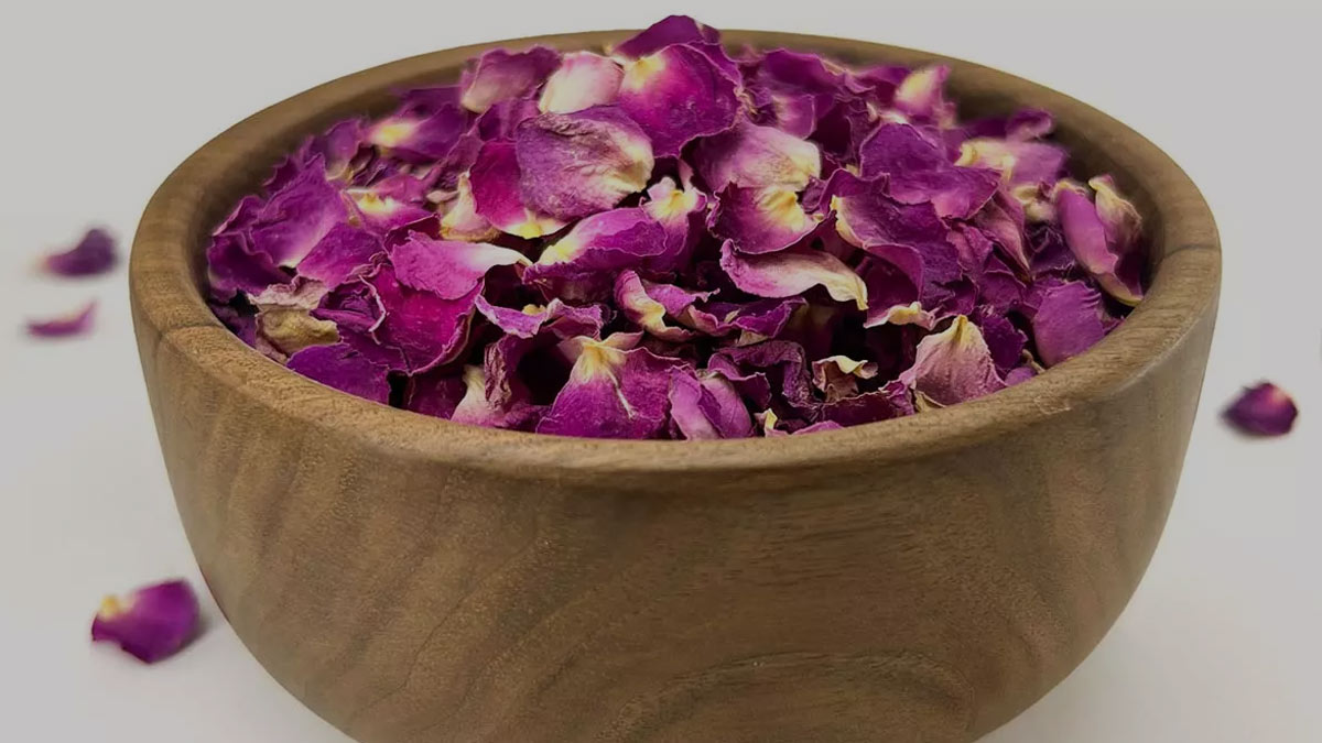 dried-rose-petals-face-pack-how-to-make-in-hindi