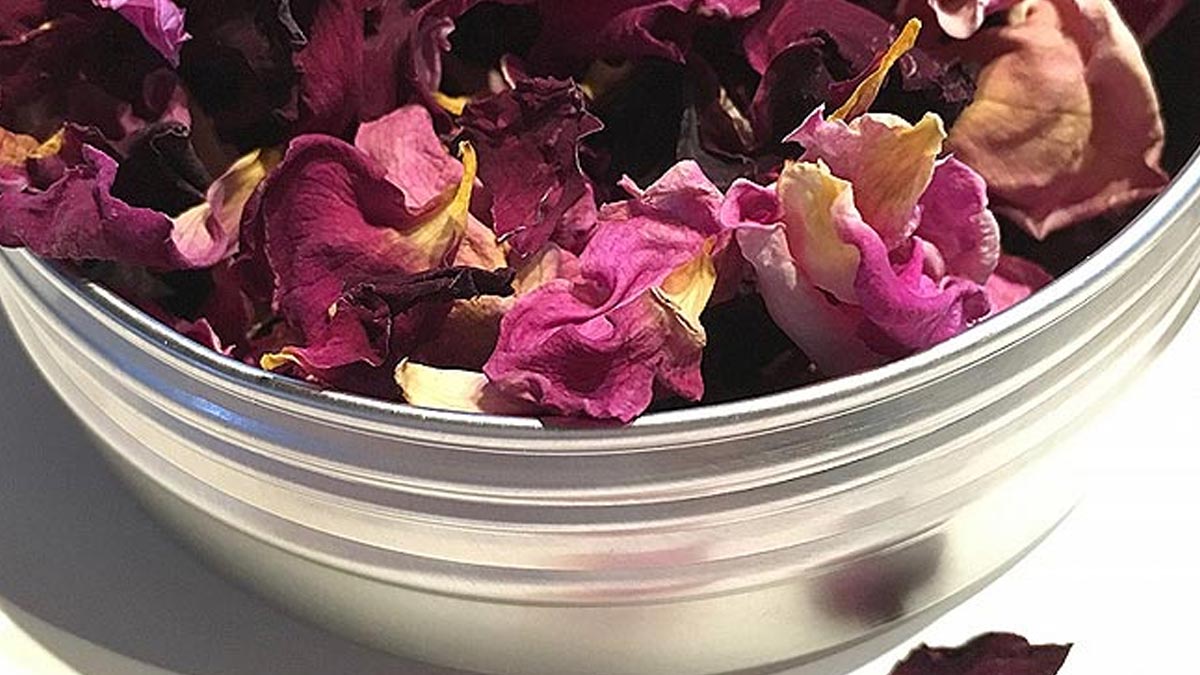 rose petal face pack