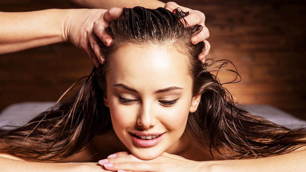 Why-do-we-put-oil-in-the-middle-of-the-hair-t