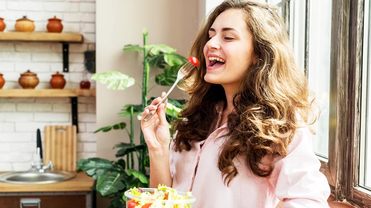 can we eat salad during meal