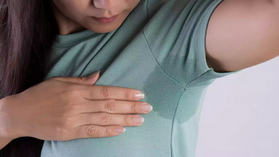 अंडरआर्म्स से बदबू क्यों आती है? जानें कैसे करें बचाव