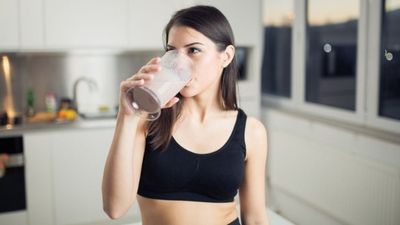 वर्कआउट के बाद प्रोटीन शेक पीना पड़ सकता है सेहत पर भारी, डायटीशियन से जानें नुकसान