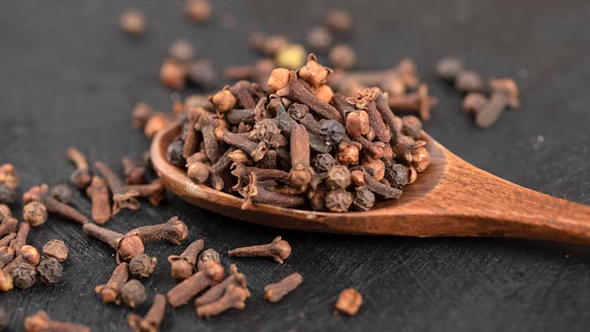 Cloves: Health Benefits & Its Side Effects In Summer