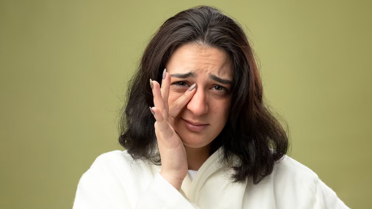 Waking Up With Swollen Eyes? Expert Explains Its Causes & Treatment