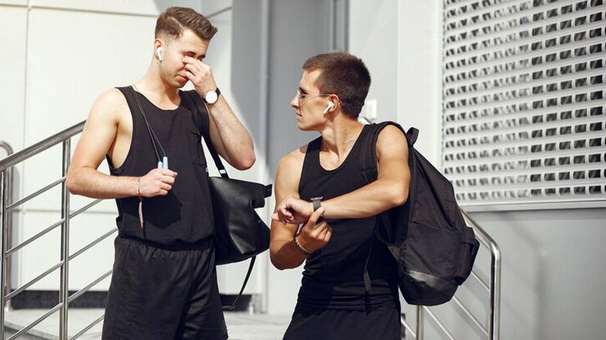 Is Gym Comparison Keeping You From Workout? 4 Foolproof Ways To Stay Focused