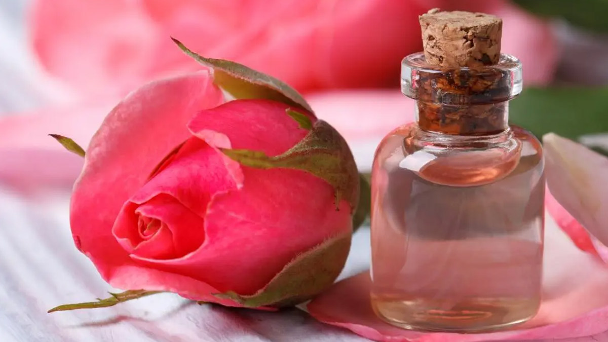 Rose-Water-For-Face-Redness