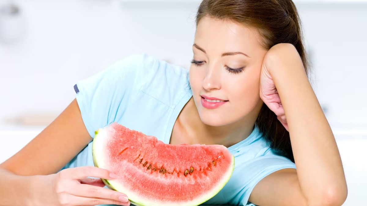 प्रेगनेंसी में तरबूज खाना चाहिए या नहीं? एक्सपर्ट से जानें जवाब is