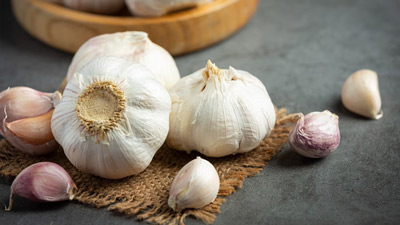 इम्यूनिटी बढ़ाने के लिए लहसुन कैसे खाएं? जानें डाइटीशियन से