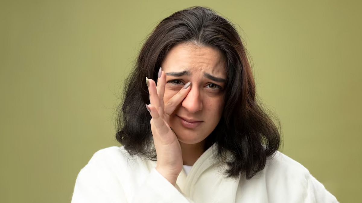 Troubled With Sore Eyes Learn Its Symptoms And Remedies To Treat It 