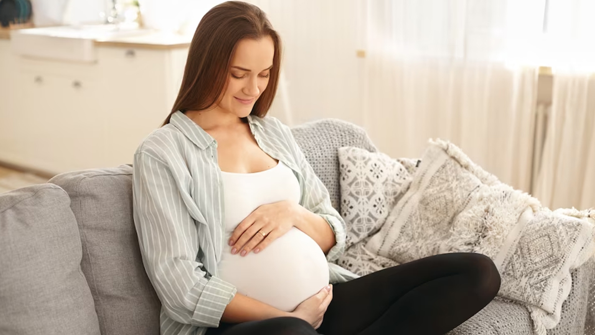 stomach pain in 7th month of pregnancy in hindi
