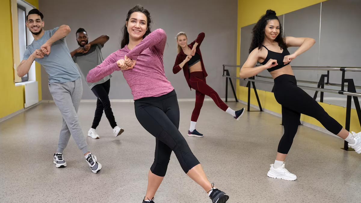 من Zumba إلى Bollywood Dance: إليك أفضل 5 تمارين لرقص الكارديو 