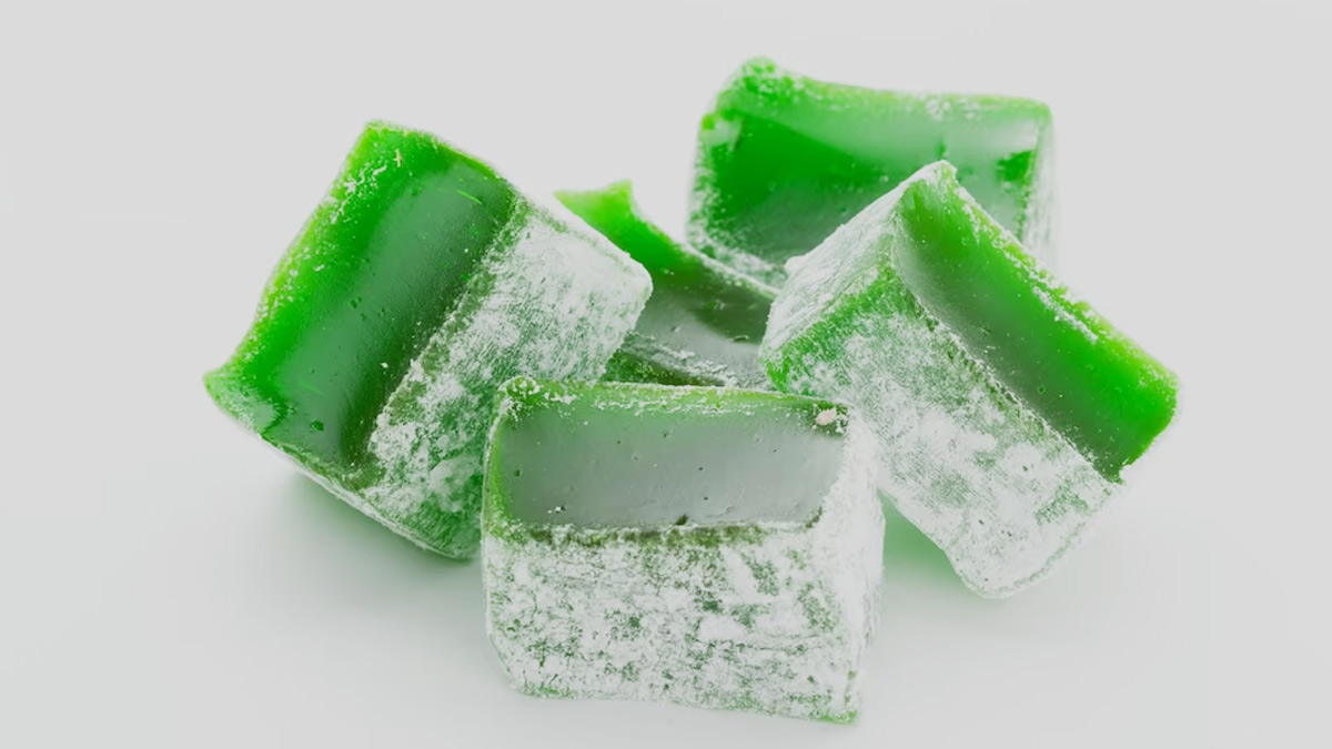 Ice Cube Facial Benefits and Steps in Hindi