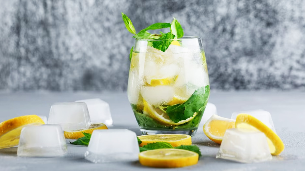 Ice Cube Facial Benefits and Steps in Hindi