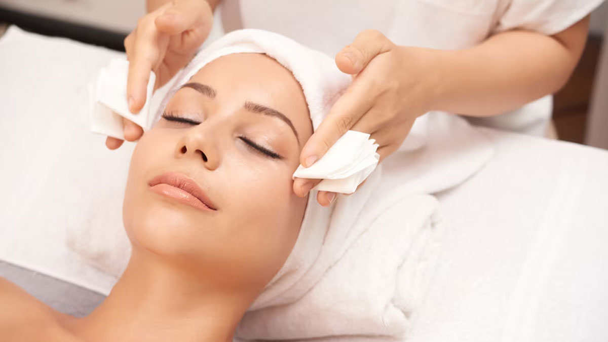 how to remove facial hair at home