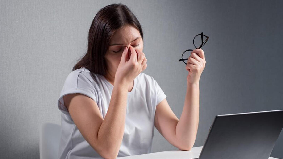 What Is Your Eye Telling You Expert Explains Eye Twitching Its Causes   Eye Strain 