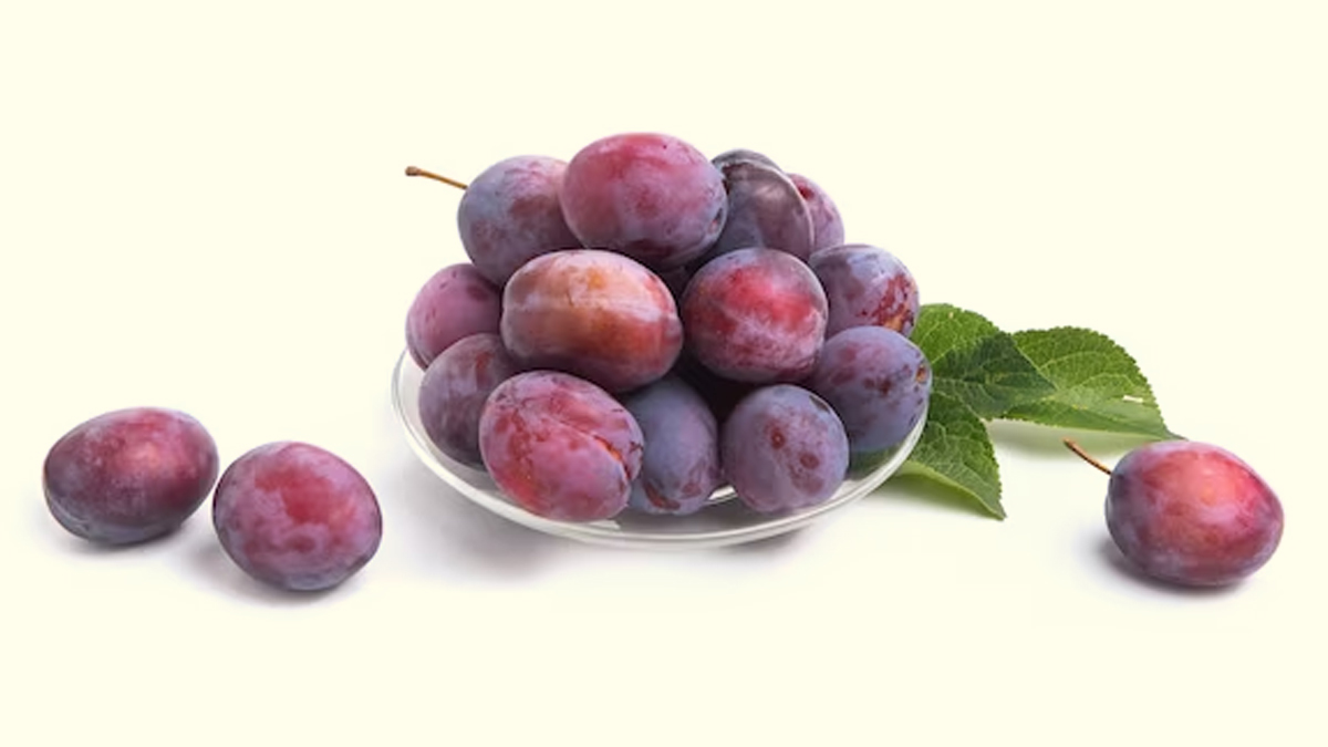 benefits of plums in constipation