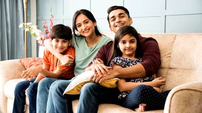 प्रदूषित हवा में बच्चों को न निकलने दें बाहर, इन तरीकों से घर पर ही रखें उनको एक्टिव 