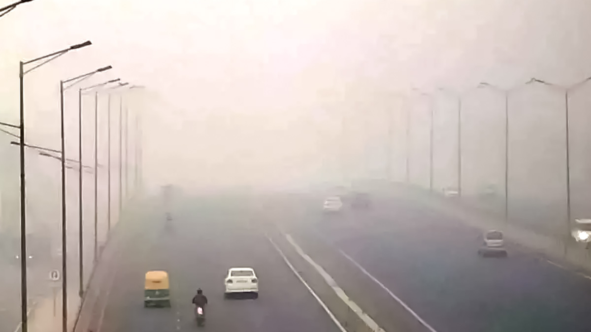 Delhi NCR Air Pollution: दमघोंटू हुई दिल्ली की हवा, AQI 400 के पार, नोएडा और गुरुग्राम में भी स्थिति हुई खराब