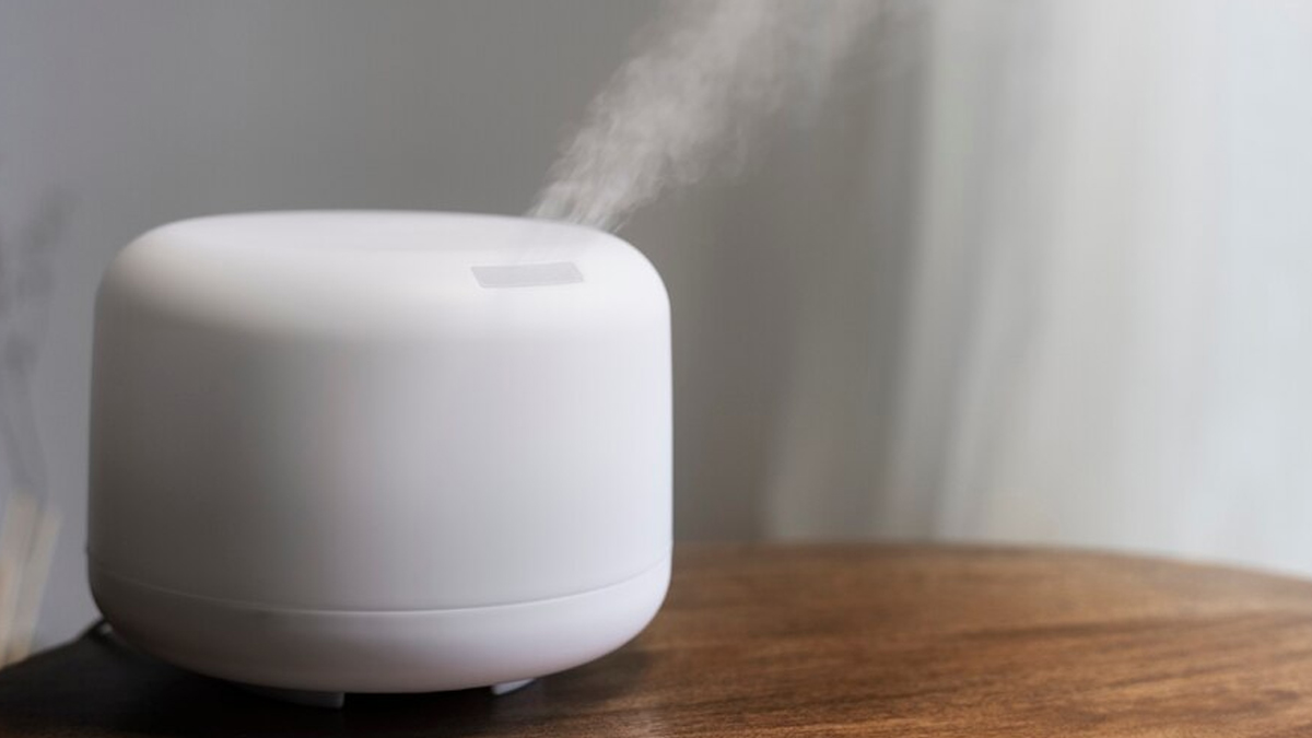 Burning Throat Due To Air Pollution? Follow These Remedies To Soothe