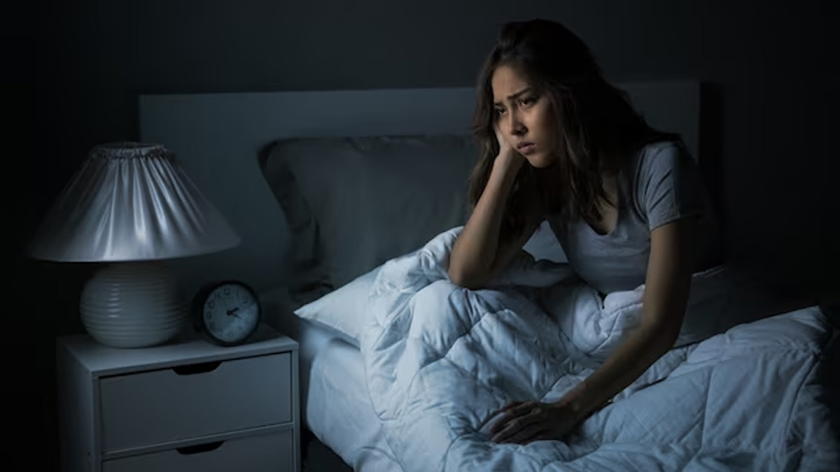 What Is Sleep Anxiety Or Somniphobia? Here Are Some Signs To Know And Tips To Manage