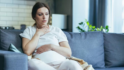 प्रेग्नेंसी में हो रही है सांस लेने में तकलीफ? डॉक्‍टर से जानें इलाज और जरूरी जांच 