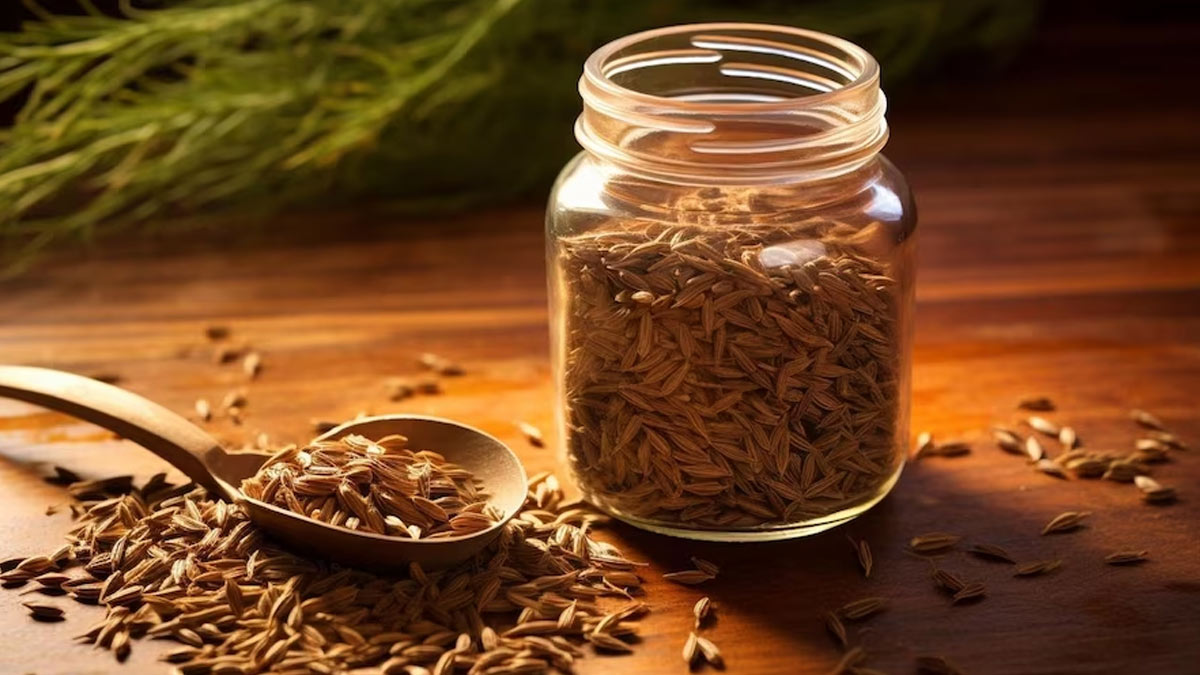 Benefits Of Eating Soaked Fennel And Jaggery