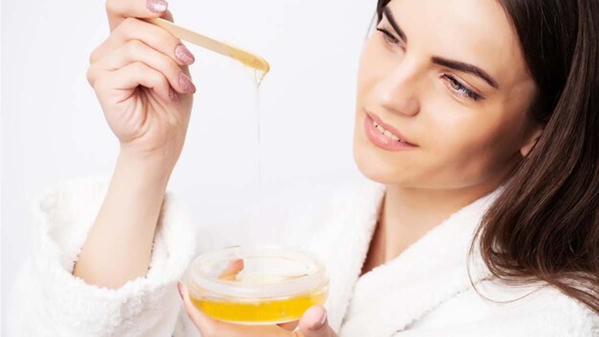 benefits and effects of applying honey on your face every night
