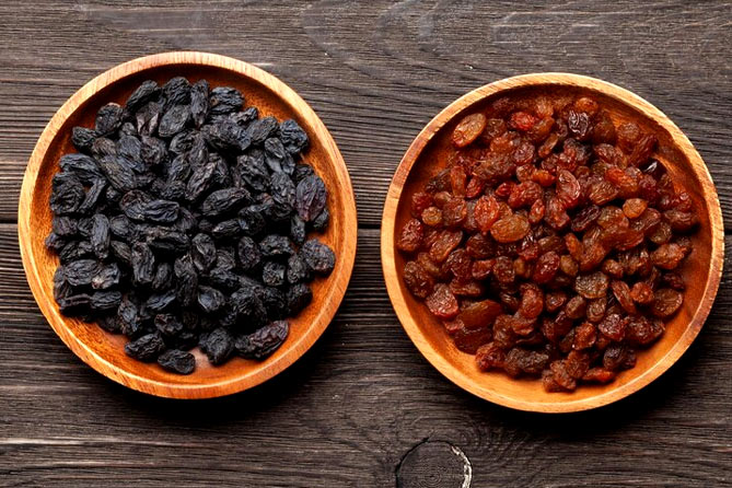 black raisins
