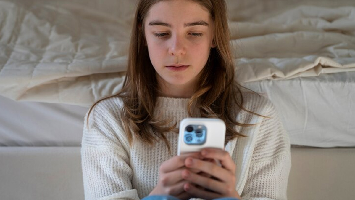 Symptoms Of Social Media Addiction In Hindi